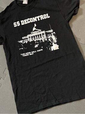 SS Decontrol Black Graphic Tee Medium - White Print